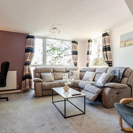 Comfortable 3-Storey House With Free Car Parking Manchester Exterior foto