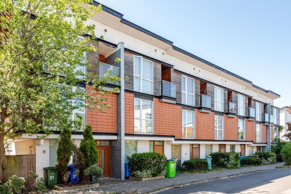 Comfortable 3-Storey House With Free Car Parking Manchester Exterior foto